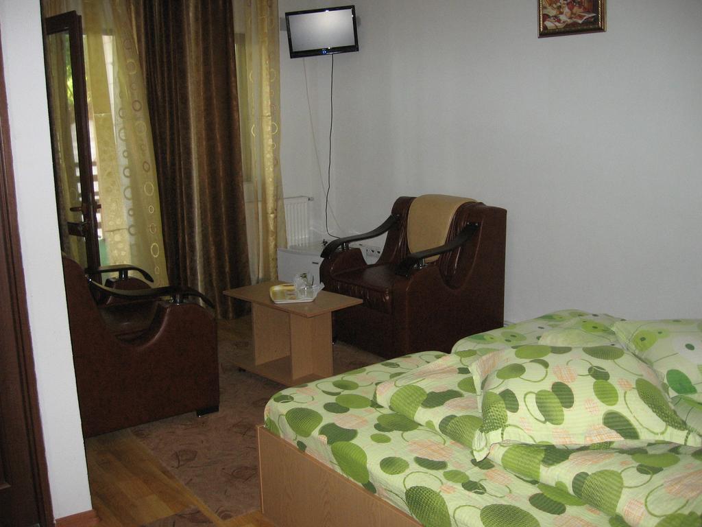 Pensiunea Pomi -Oesti Hotel Albestii Paminteni Buitenkant foto