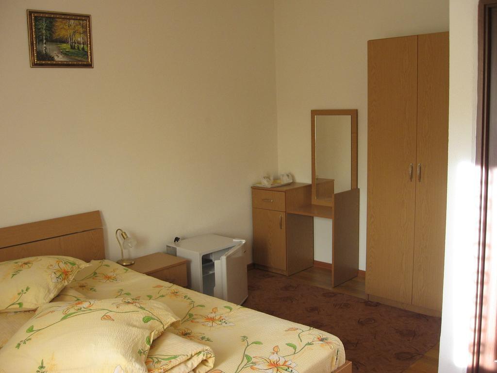 Pensiunea Pomi -Oesti Hotel Albestii Paminteni Kamer foto