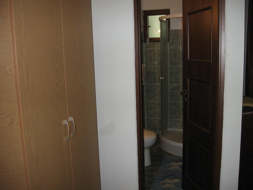 Pensiunea Pomi -Oesti Hotel Albestii Paminteni Buitenkant foto