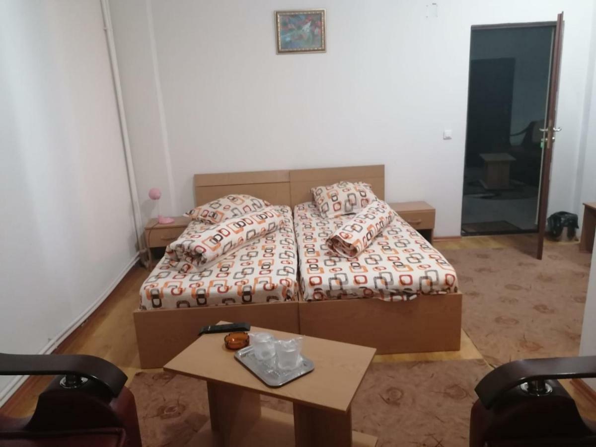 Pensiunea Pomi -Oesti Hotel Albestii Paminteni Buitenkant foto